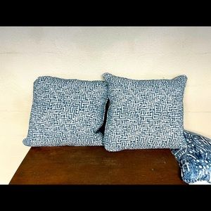 2 pillows for sale. Brand new
